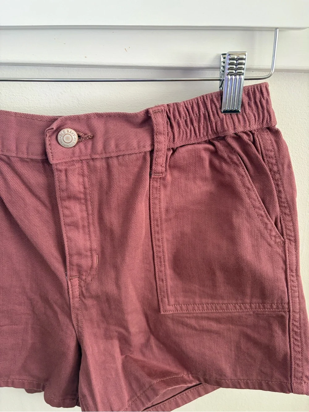 Old Navy burgundy pink shorts with elastic waistband, size 16 #oldnavy #elastic